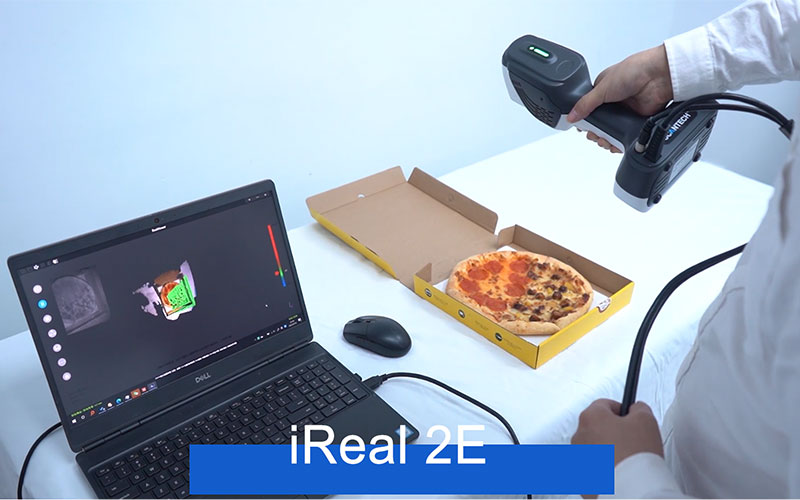 iReal 2E 3D Scanning Pizza